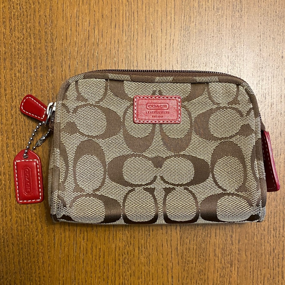 Coach w/ Cs Change Purse